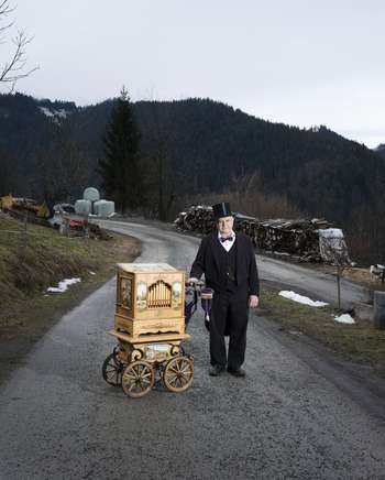 Guided tour of Rob Hornstra’s portraits of Ordinary People